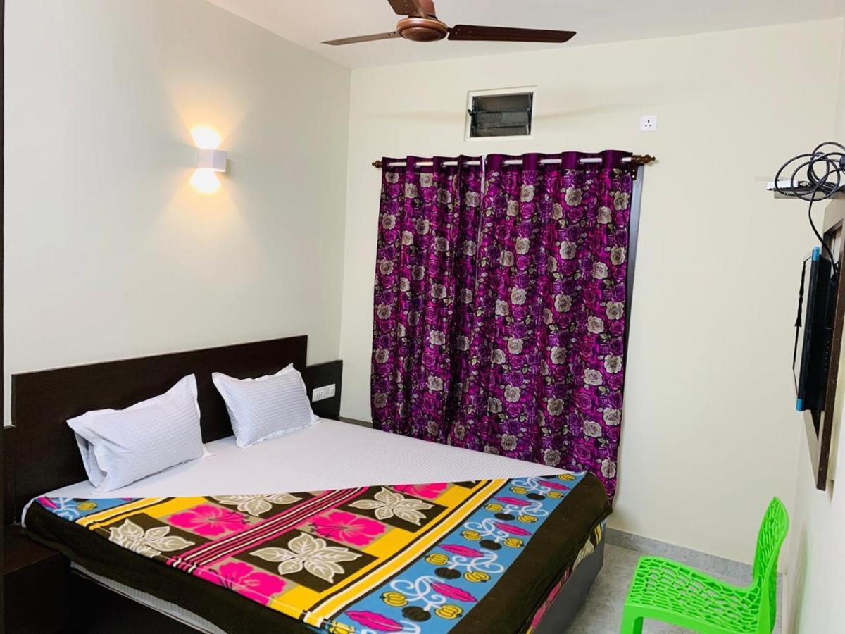 Strategic Inn Пури Экстерьер фото