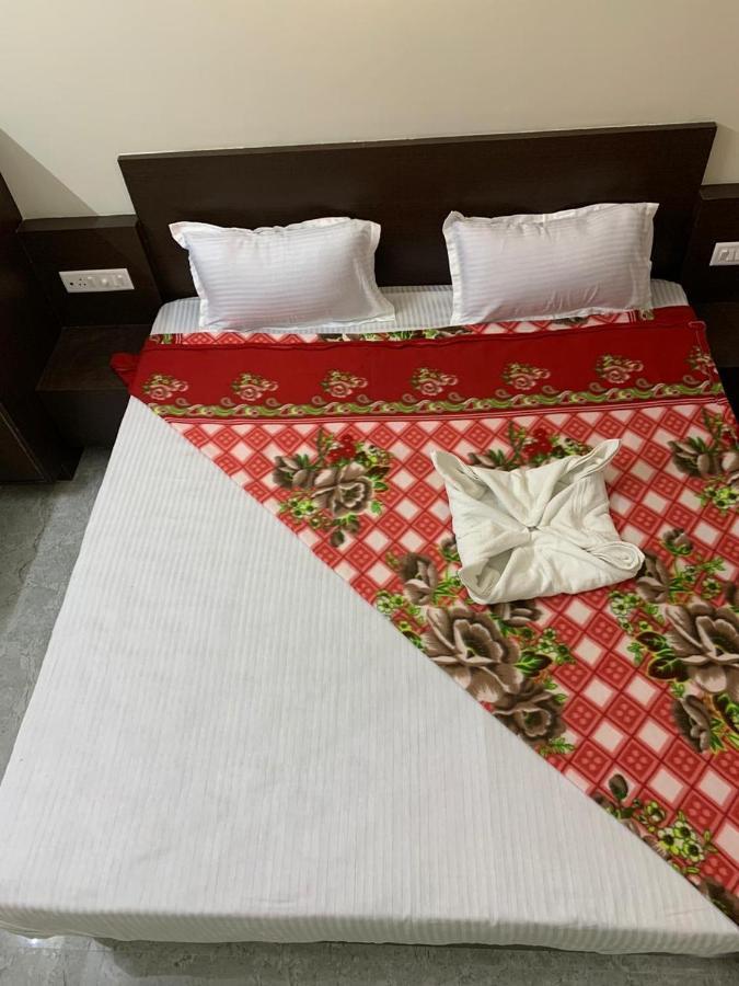 Strategic Inn Пури Экстерьер фото